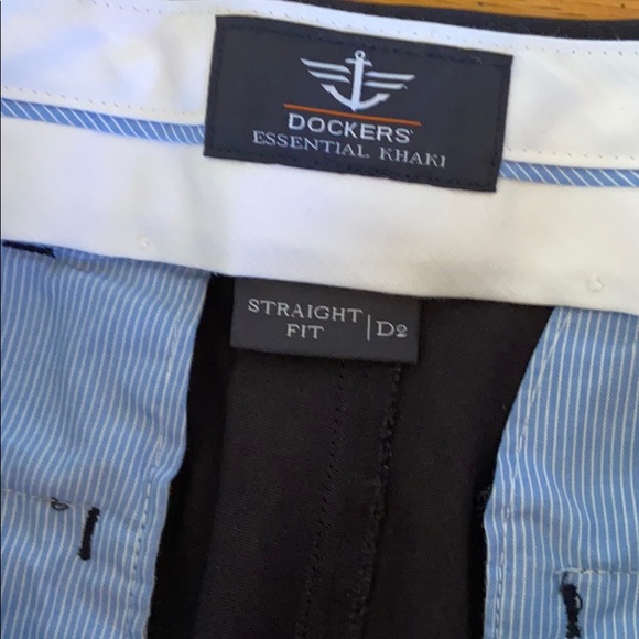 Dockers D2 Black Straight Fit Essential Khaki Pants - Picture 5 of 8